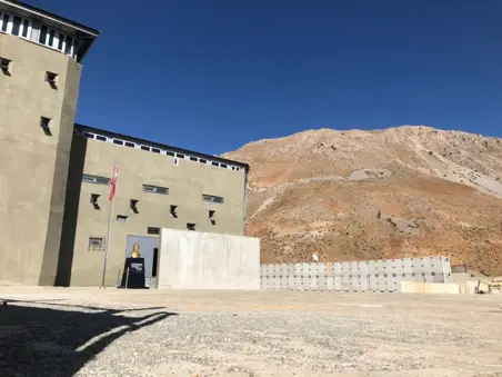 HAKKARİ İLİ ŞEMDİNLİ İLÇESİNDEKİ TEKELİ BABUŞ TEPE 150 KİŞİLİK BÖLÜK MERKEZİ