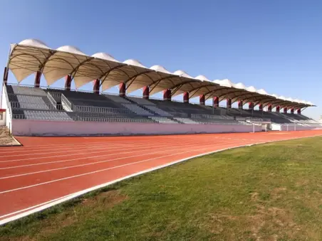 AKÜ ANTRENMAN SALONU KAPALI VE AÇIK SPOR TESİSLERİ