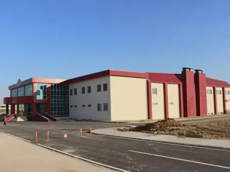 AKÜ ANTRENMAN SALONU KAPALI VE AÇIK SPOR TESİSLERİ