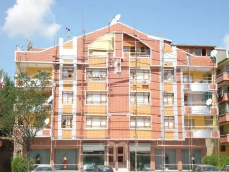 ESENBOĞA HAVA ALANI YOLUNDAKİ BİNALAR