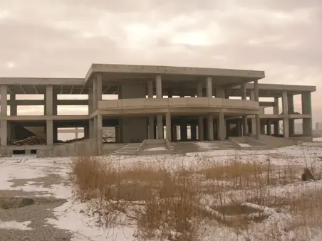 AKÜ ANTRENMAN SALONU KAPALI VE AÇIK SPOR TESİSLERİ