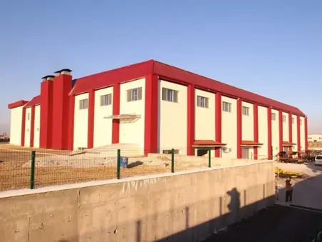 AKÜ ANTRENMAN SALONU KAPALI VE AÇIK SPOR TESİSLERİ