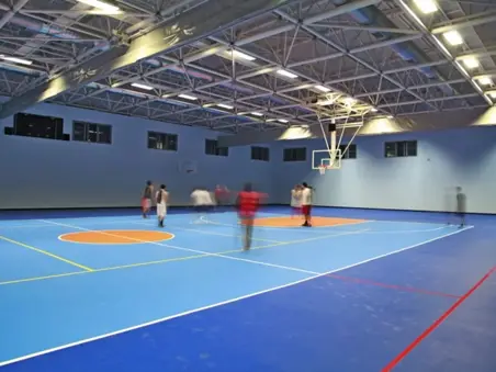 AKÜ ANTRENMAN SALONU KAPALI VE AÇIK SPOR TESİSLERİ