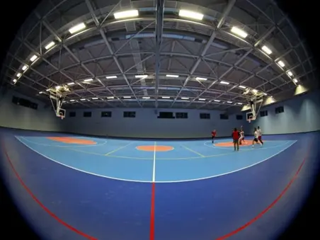 AKÜ ANTRENMAN SALONU KAPALI VE AÇIK SPOR TESİSLERİ