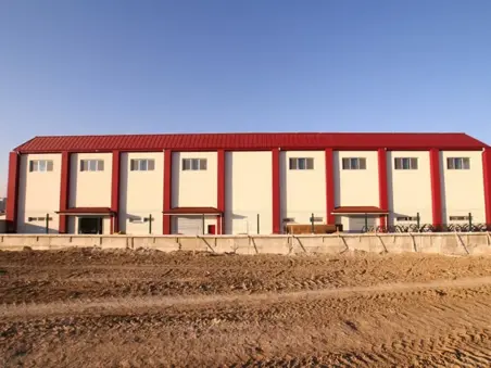 AKÜ ANTRENMAN SALONU KAPALI VE AÇIK SPOR TESİSLERİ