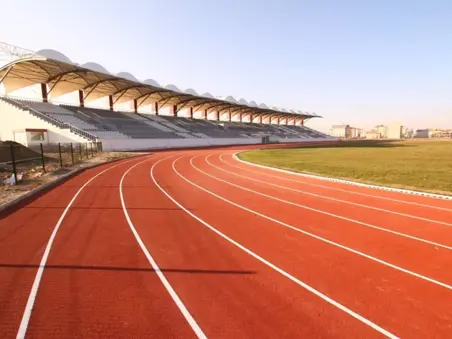 AKÜ ANTRENMAN SALONU KAPALI VE AÇIK SPOR TESİSLERİ