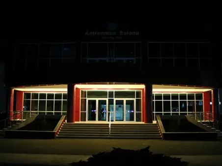 AKÜ ANTRENMAN SALONU KAPALI VE AÇIK SPOR TESİSLERİ