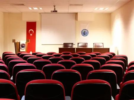 AKÜ ANTRENMAN SALONU KAPALI VE AÇIK SPOR TESİSLERİ