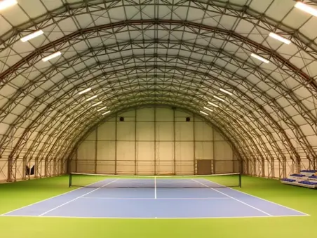 AKÜ ANTRENMAN SALONU KAPALI VE AÇIK SPOR TESİSLERİ