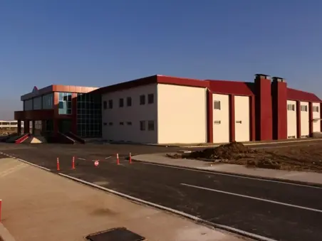 AKÜ ANTRENMAN SALONU KAPALI VE AÇIK SPOR TESİSLERİ