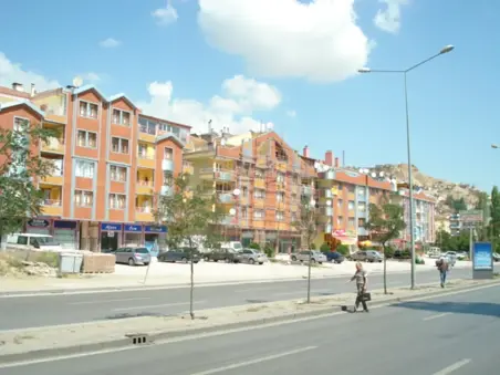 ESENBOĞA HAVA ALANI YOLUNDAKİ BİNALAR